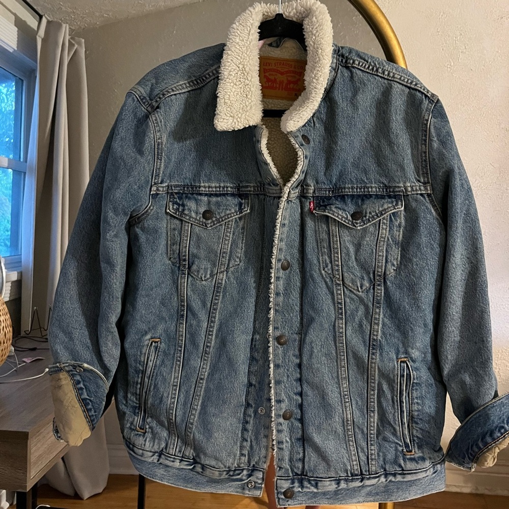 Levi’s denim jean jacket lined with sherling
